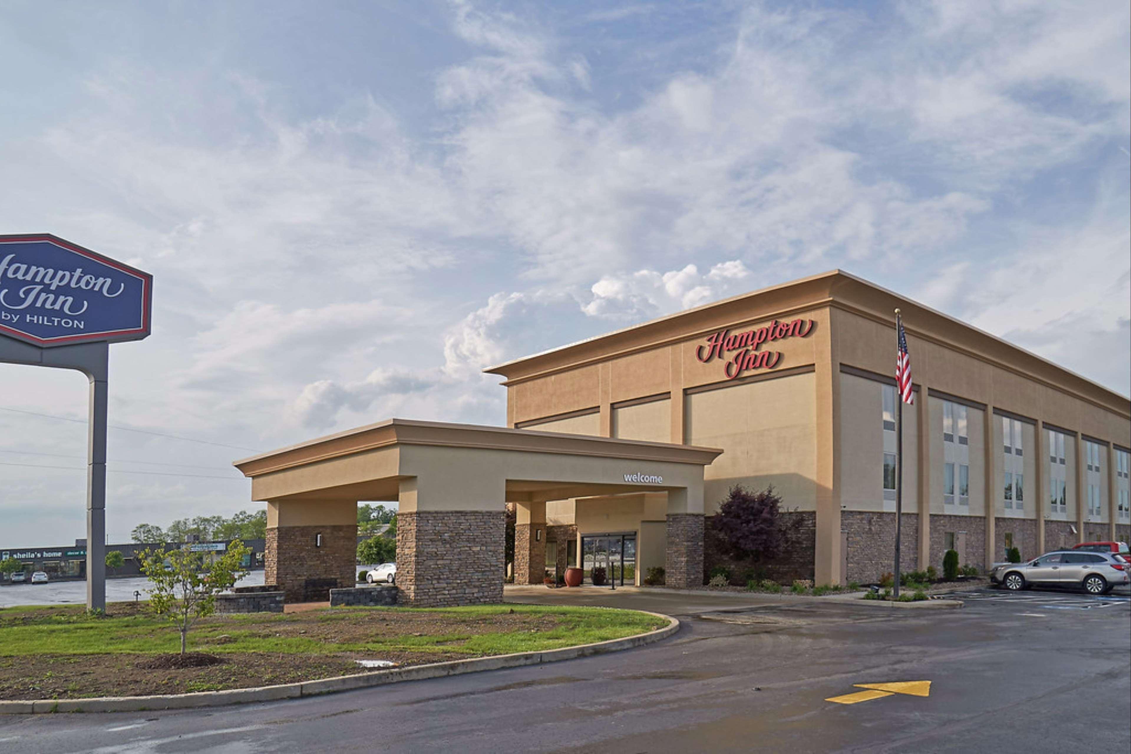 Hampton Inn Uniontown Exterior photo