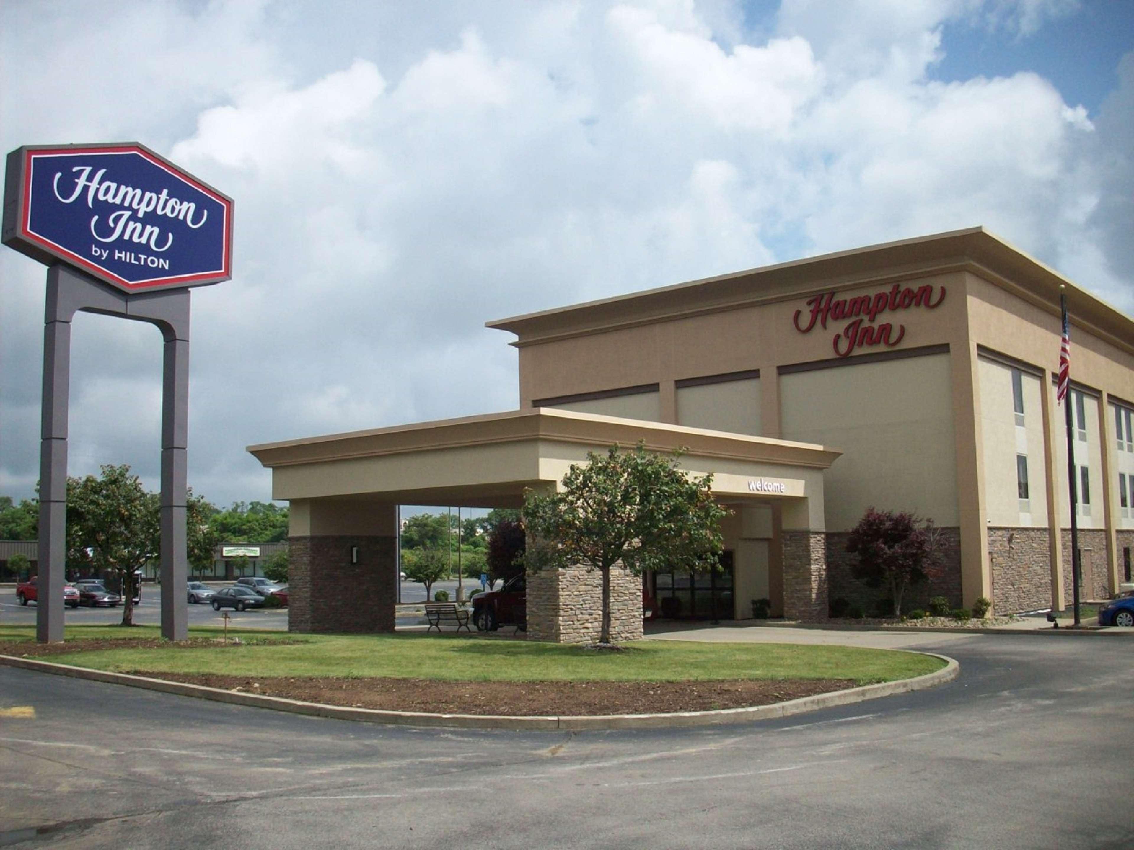 Hampton Inn Uniontown Exterior photo